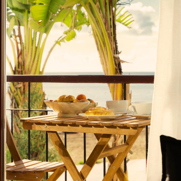 The quiet rhythm of mornings by the Mediterranean